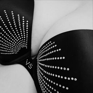 Victoria's Secret Black Swarovski Crystal Embellished Miraculous Plunge Bra 38DD